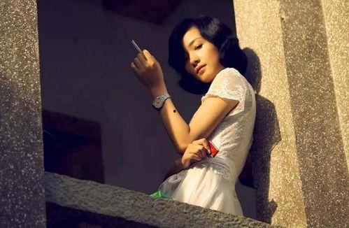 娱乐吃瓜酱刚毕业的大学生,娱乐吃瓜酱的毕业大学生活剪影