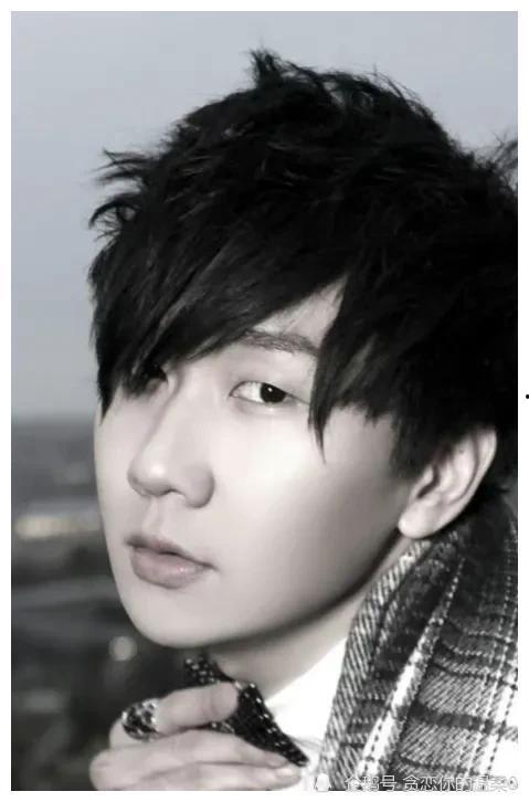 穿书吃瓜娱乐圈文女主,吃瓜女主的逆袭之路