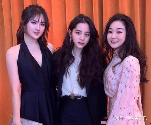 铁锤妹妹娱乐圈吃瓜视频,揭秘明星幕后故事